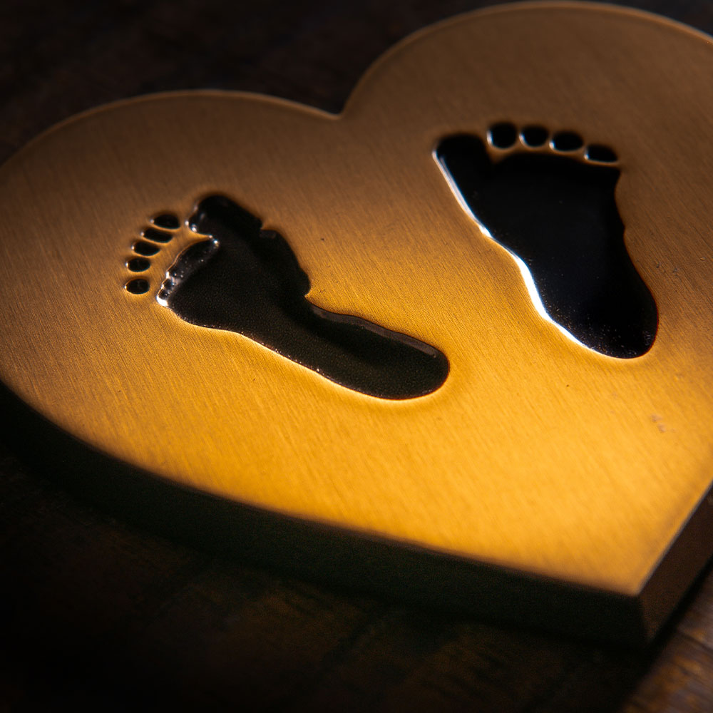 Personalisierte Grabornament-Gravur